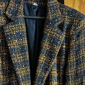 Elegant Tweed Plaid Blazer in Black and Gold